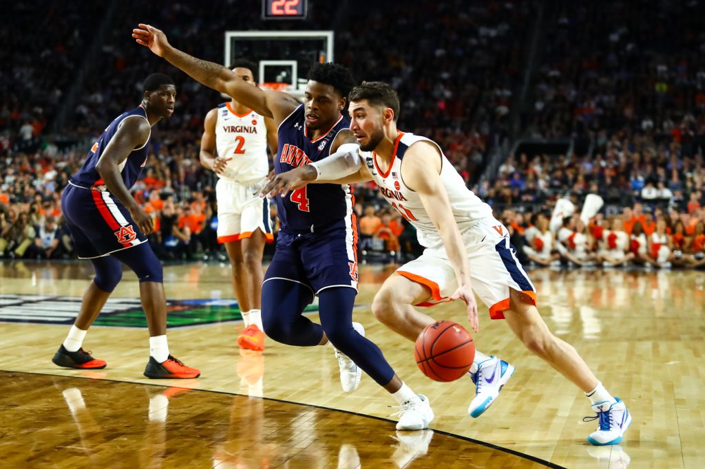 15 Jenis Pelanggaran dalam Basket & Konsekuensinya